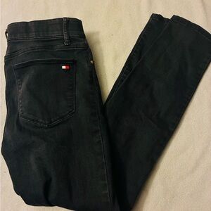 Tommy Hilfiger Women's Black Denim Jeans, Solid Dark Wash, Logo Button, 5-Pocket